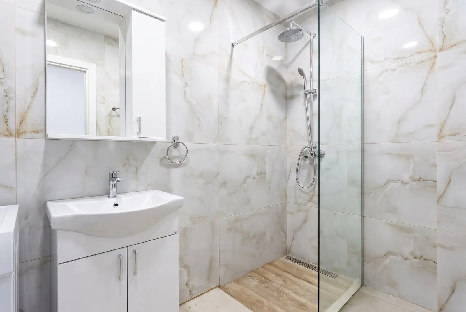 Rent, three bedroom apartment, 90m², Bečići, Budva