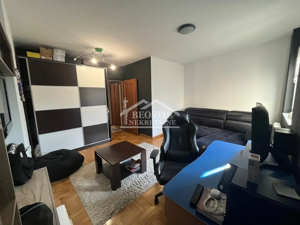 Prodaja, četvorosoban stan, 107m², Centar, Smederevo