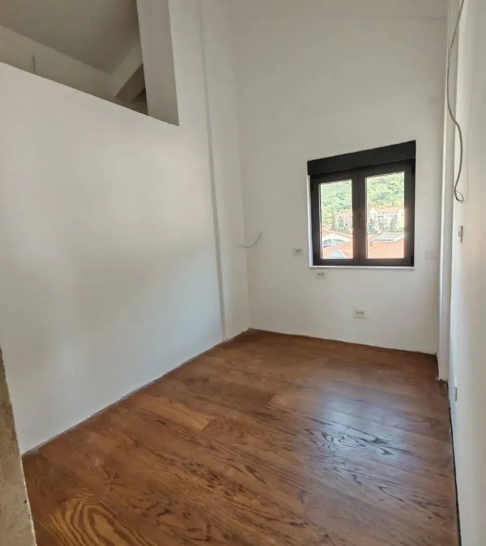 Prodaja, trosoban stan, 130m², Centar, Budva