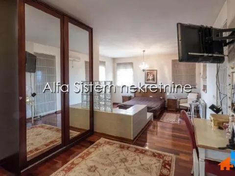 Izdavanje, kuća, 300m², Savski Venac, Beograd - image 13