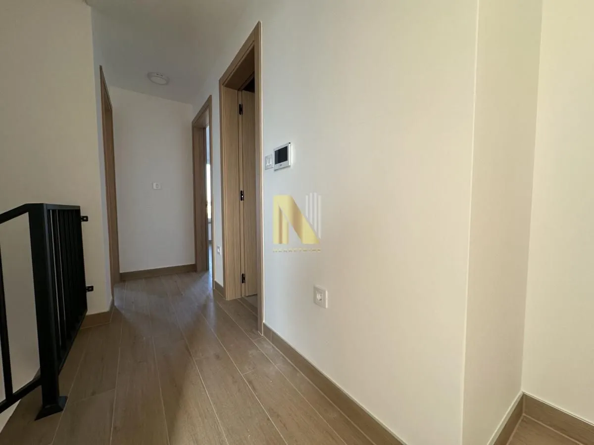 Prodaja, četvorosoban stan, 154m², Alibegovac, Petrovaradin