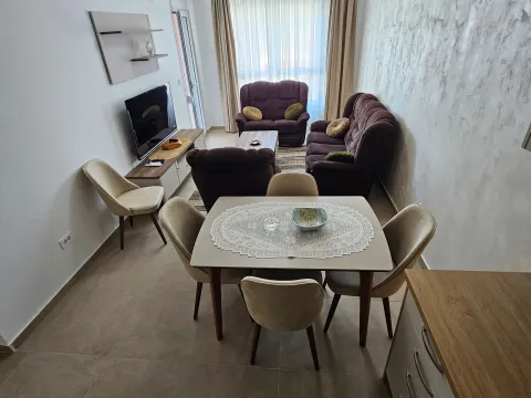 Izdavanje, jednosoban stan, 45m², Radanovići, Kotor - image 2