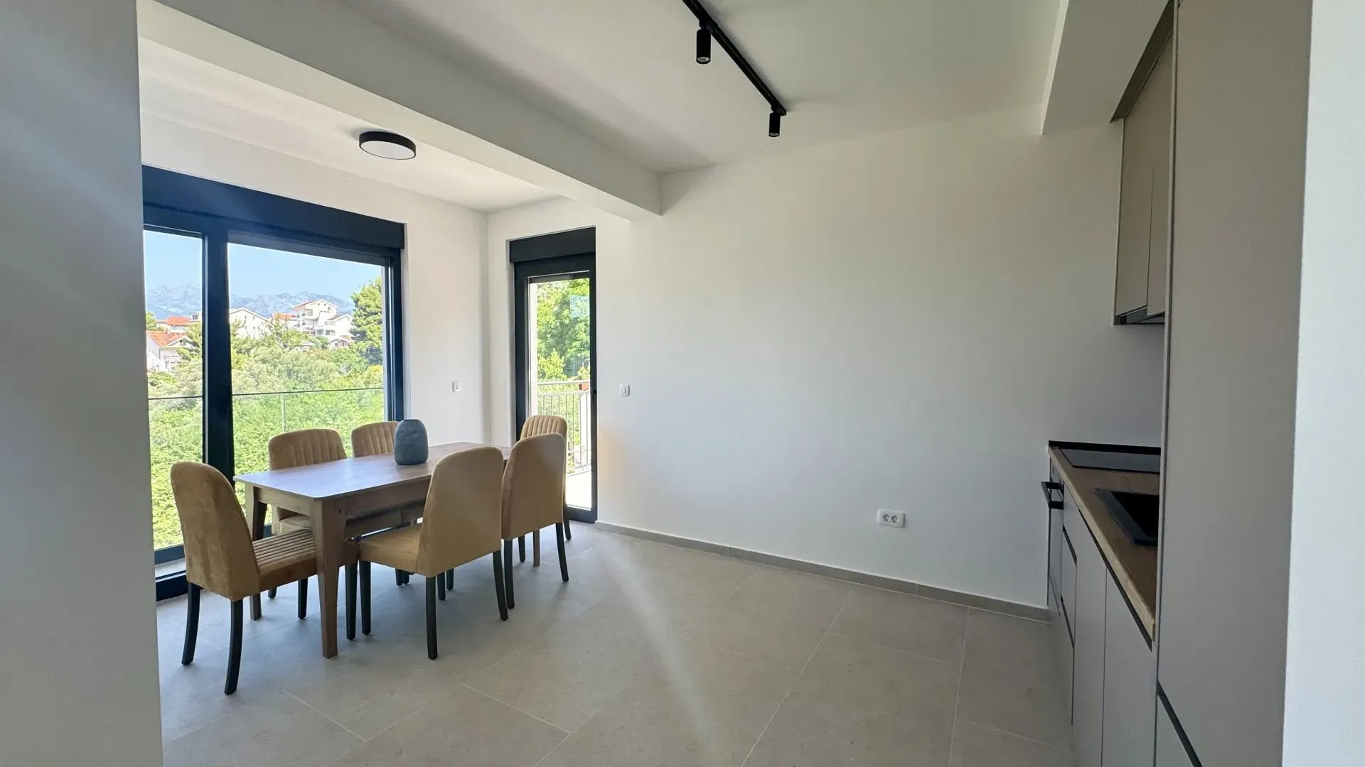 Rent, two bedroom apartment, 86m², Kava, Tivat