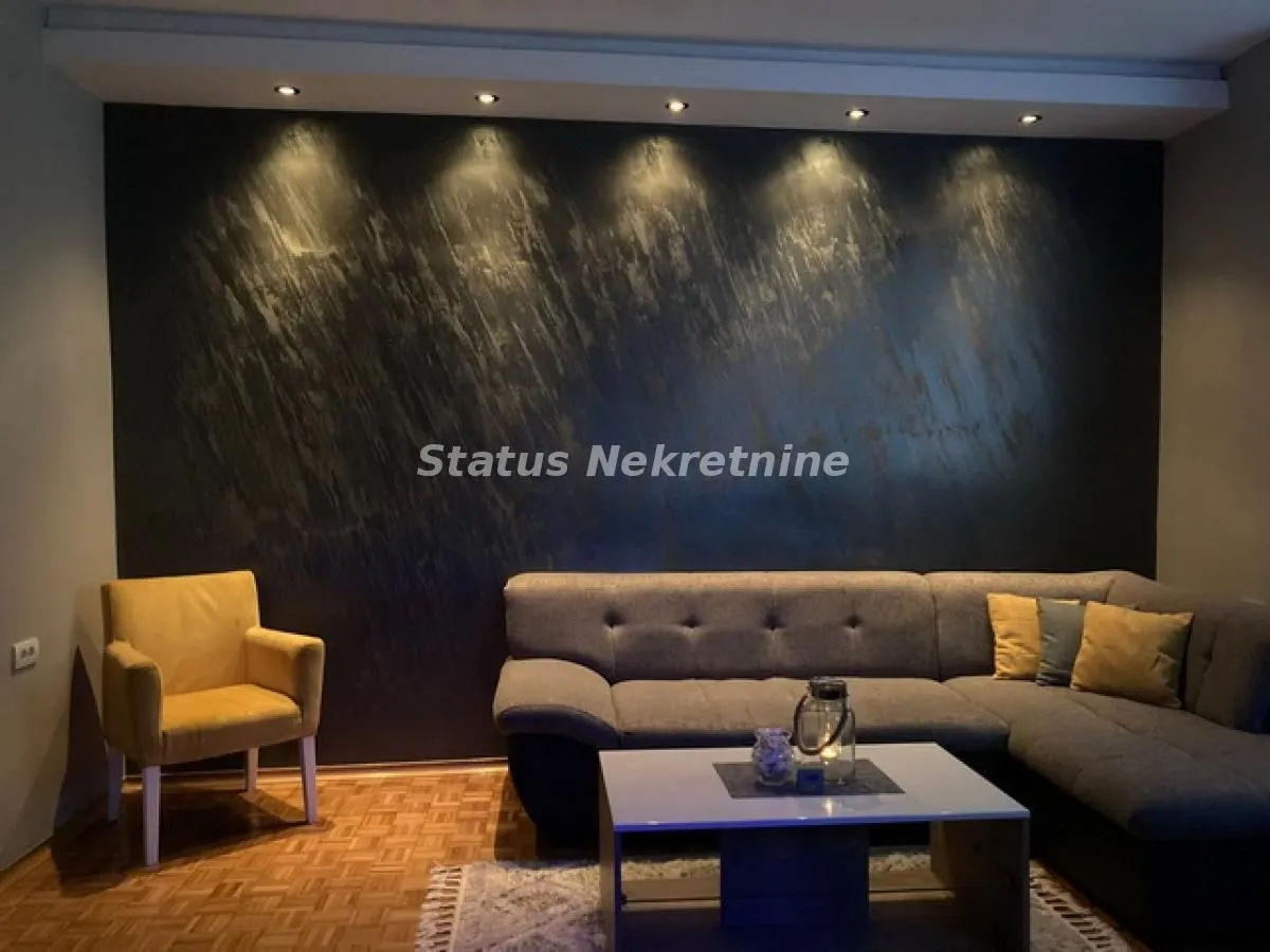 Prodaja, kuća, 340m², Podbara, Novi Sad Sve Podlokacije