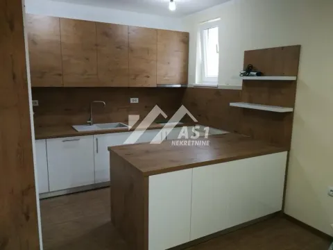 Izdavanje, kuća, 250m², Adice, Novi Sad Sve Podlokacije - image 3