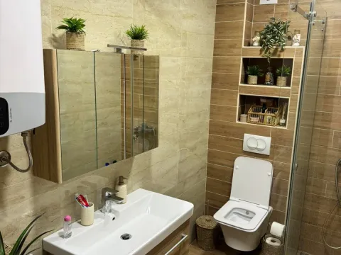 Prodaja, trosoban stan, 87m², Stari Aerodrom, Podgorica - image 10