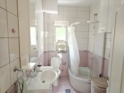 Izdavanje, dvosoban stan, 90m², Stari Aerodrom, Podgorica - image 8