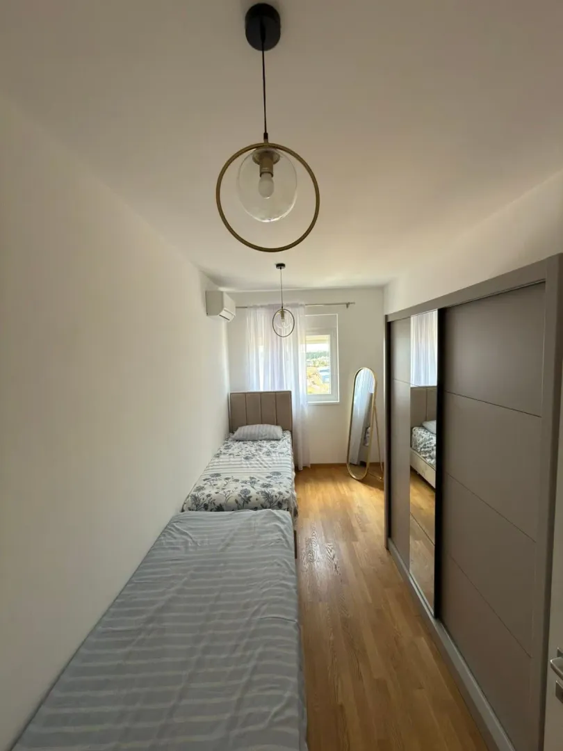 Izdavanje, dvosoban stan, 65m², Stari Aerodrom, Podgorica