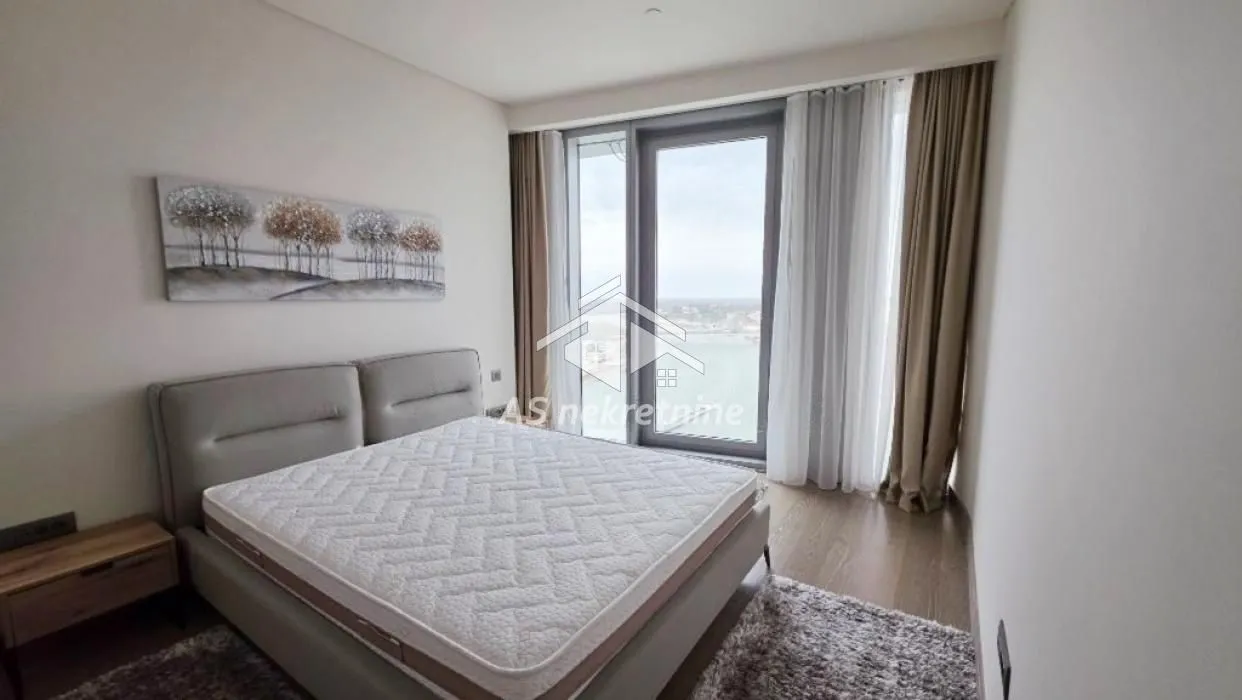 Izdavanje, trosoban stan, 90m², Savski Venac, Beograd