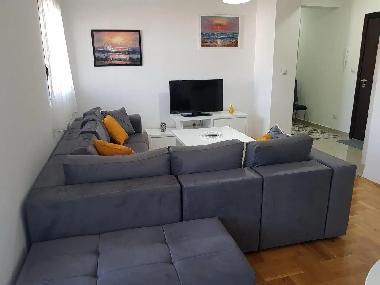 Izdavanje, dvosoban stan, 70m², Vezirov Most, Podgorica