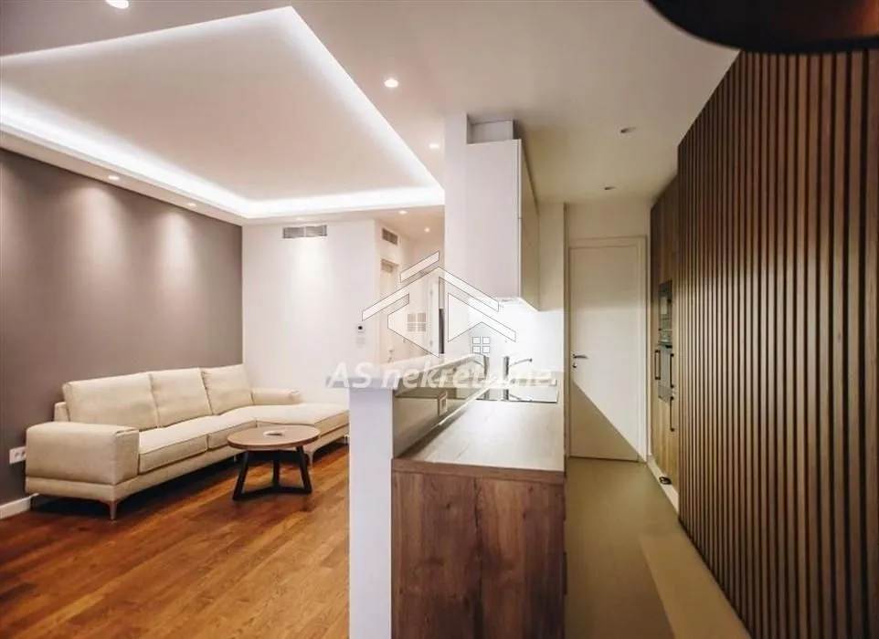Izdavanje, trosoban stan, 68m², Čubura, Beograd