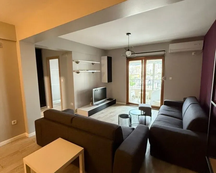 Izdavanje, jednosoban stan, 57m², Centar, Budva