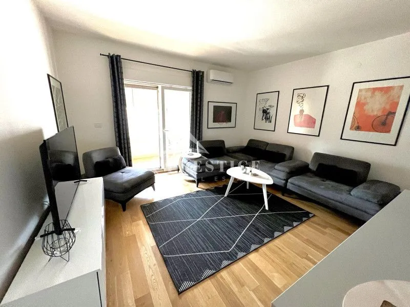 Izdavanje, dvosoban stan, 75m², City Kvart, Podgorica