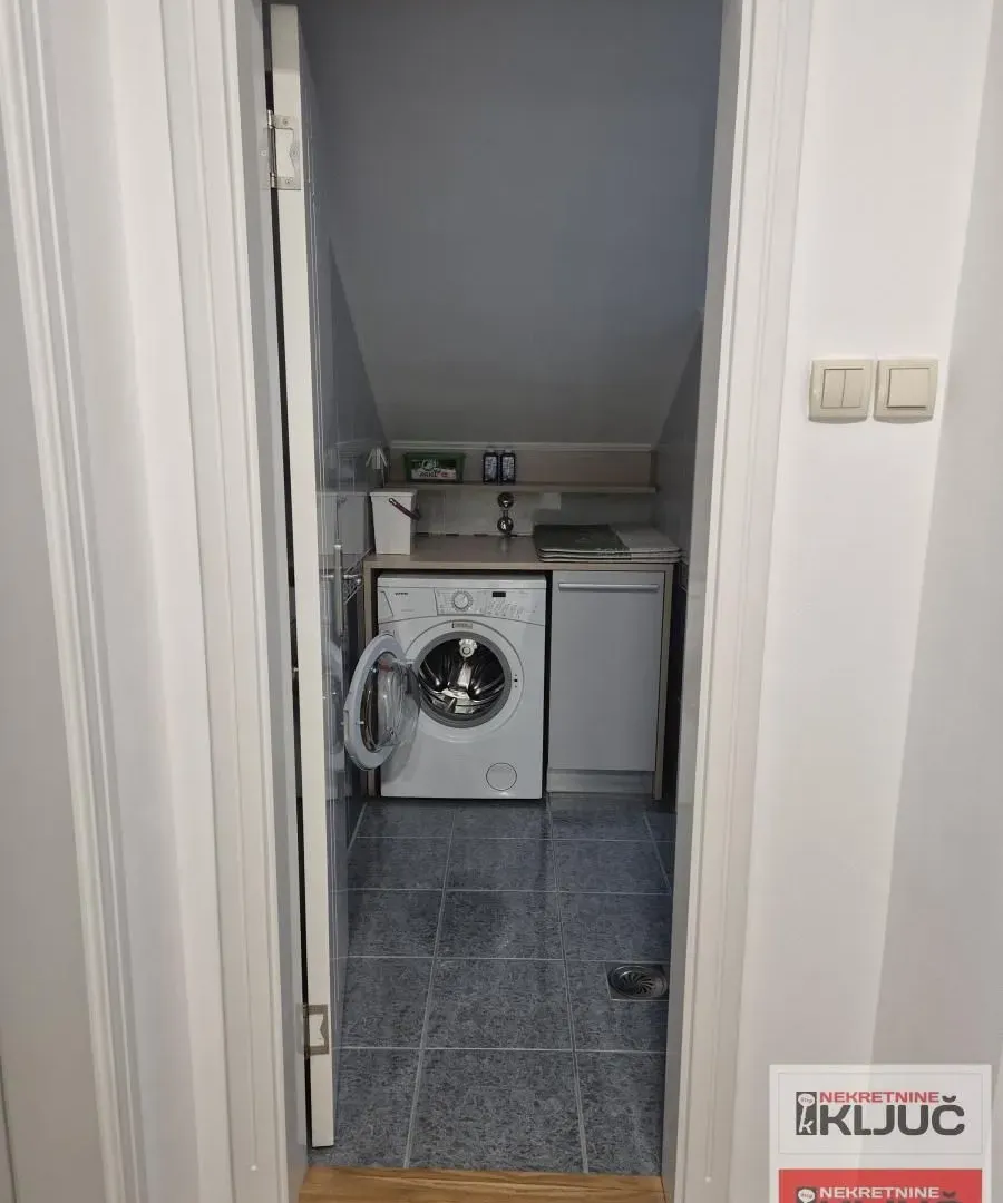 Prodaja, četvorosoban stan, 119m², Nova Detelinara, Novi Sad Sve Podlokacije
