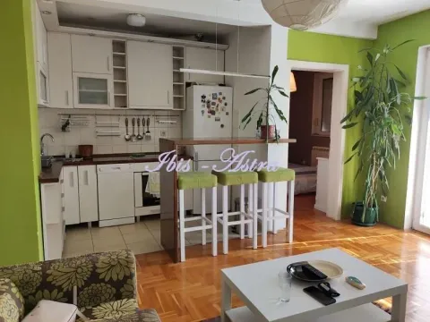 Stan in Zvezdara Sve Podlokacije