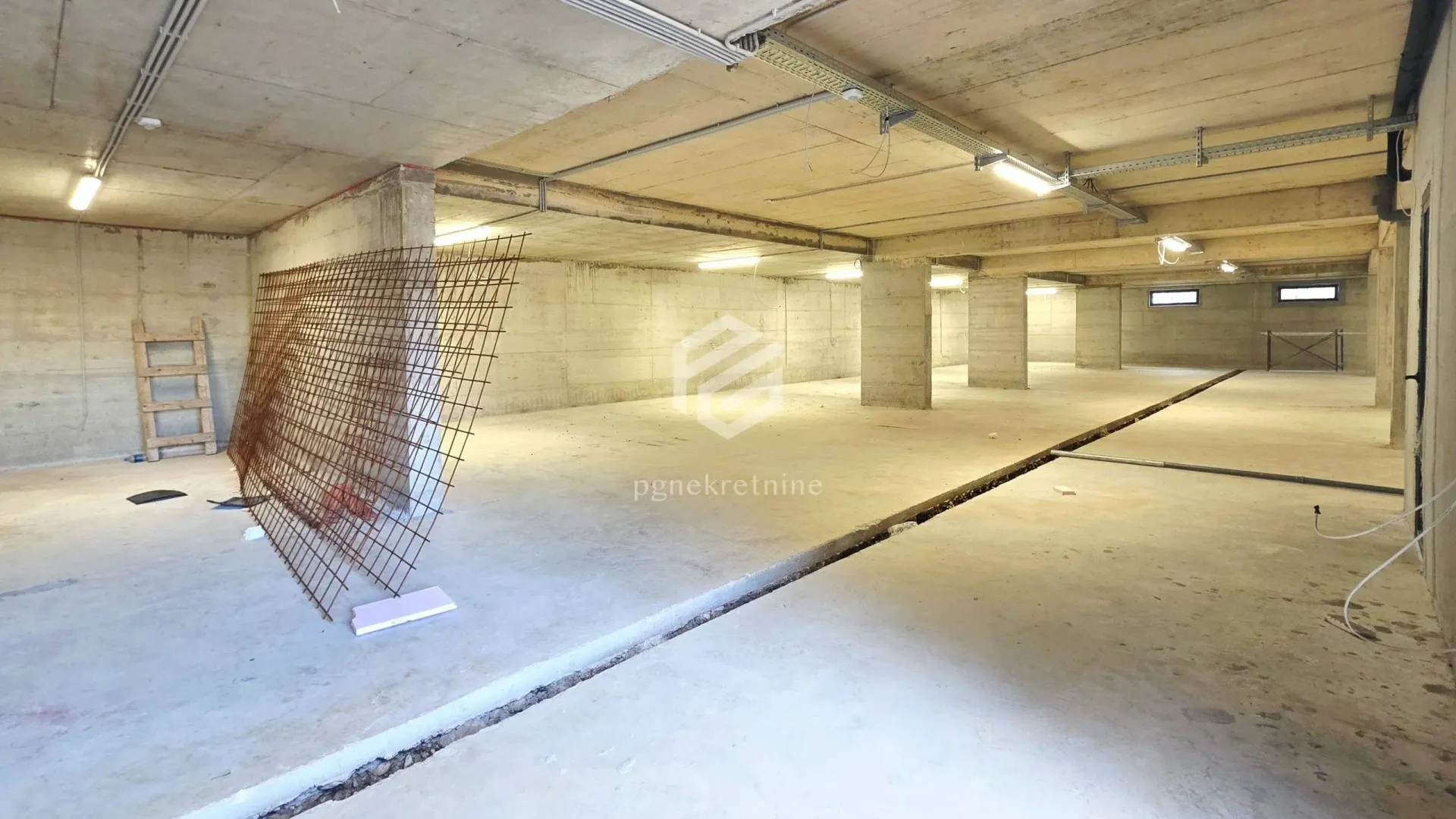 Rent, office space, 1100m², Donja Gorica, Podgorica