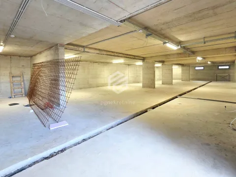 Rent, office space, 1100m², Donja Gorica, Podgorica - image 9