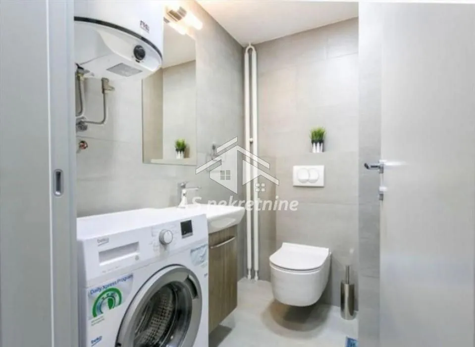 Izdavanje, stan, 90m², Stari Grad, Beograd