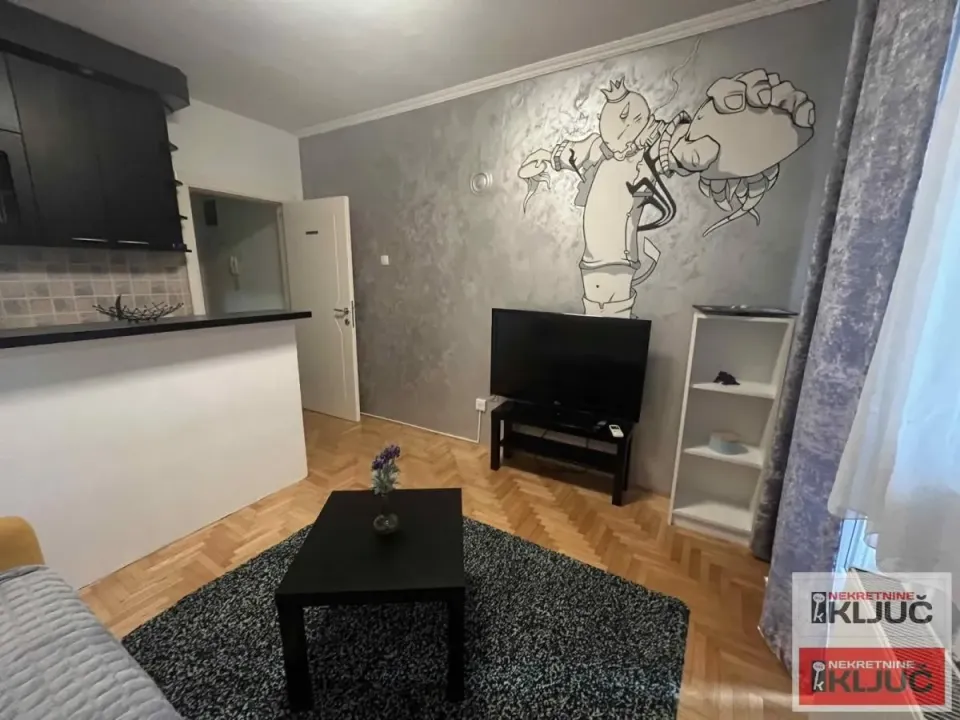Izdavanje, garsonjera, 28m², Grbavica, Novi Sad Sve Podlokacije