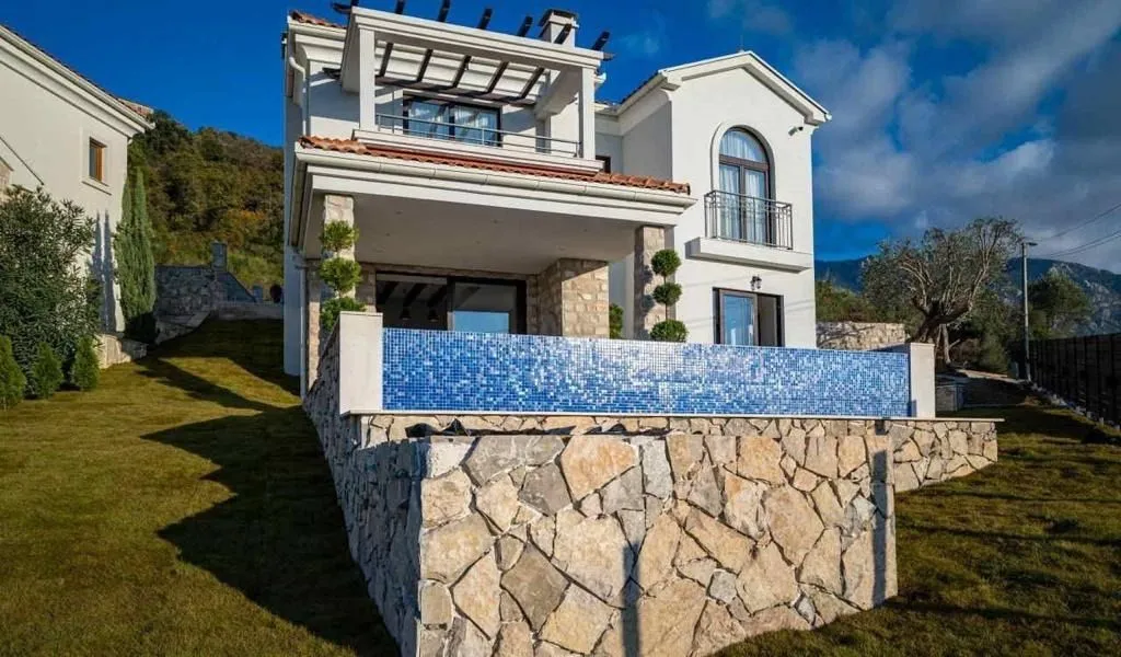 Rent, house, 360m², Kavač, Kotor