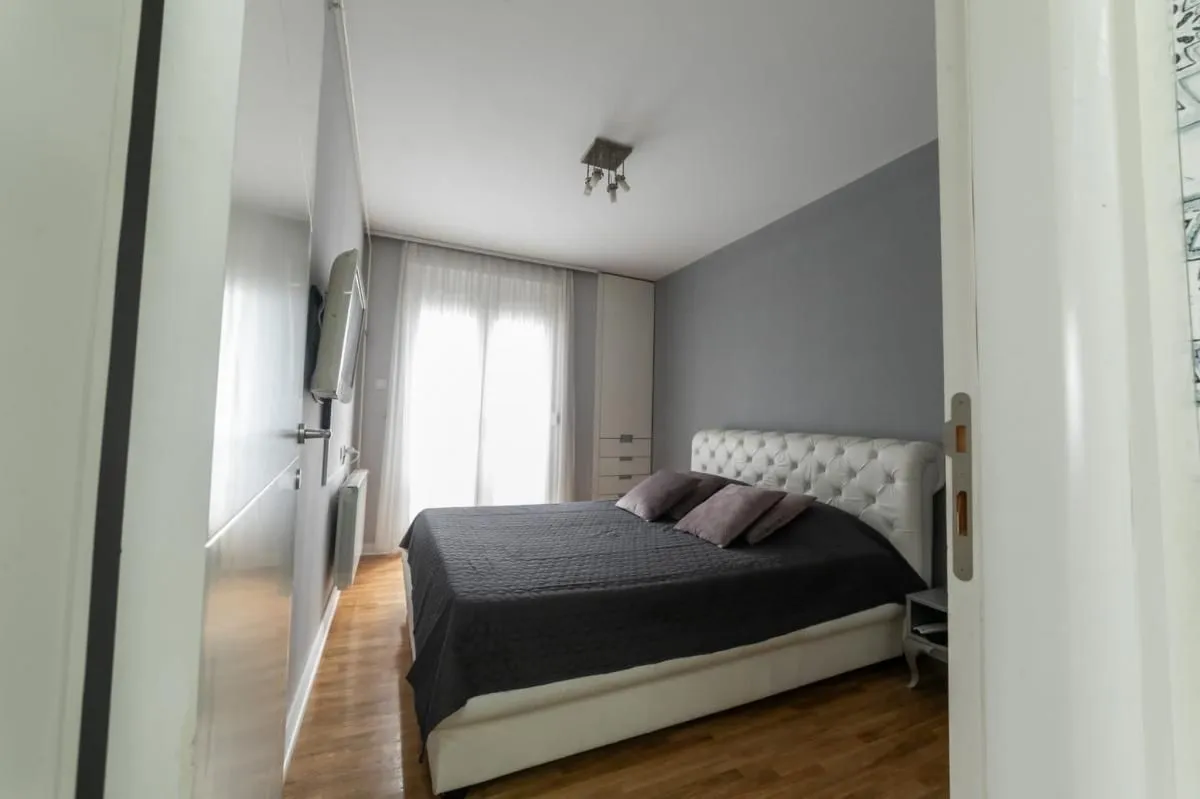 Prodaja, dvosoban stan, 49m², Centar, Novi Sad
