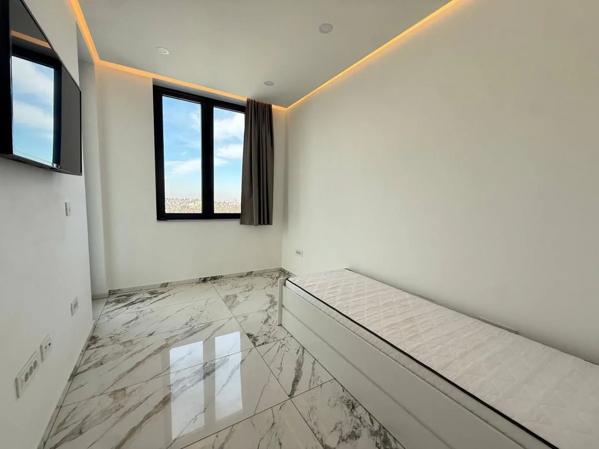 Izdavanje, kuća, 244m², Sremska Kamenica, Petrovaradin