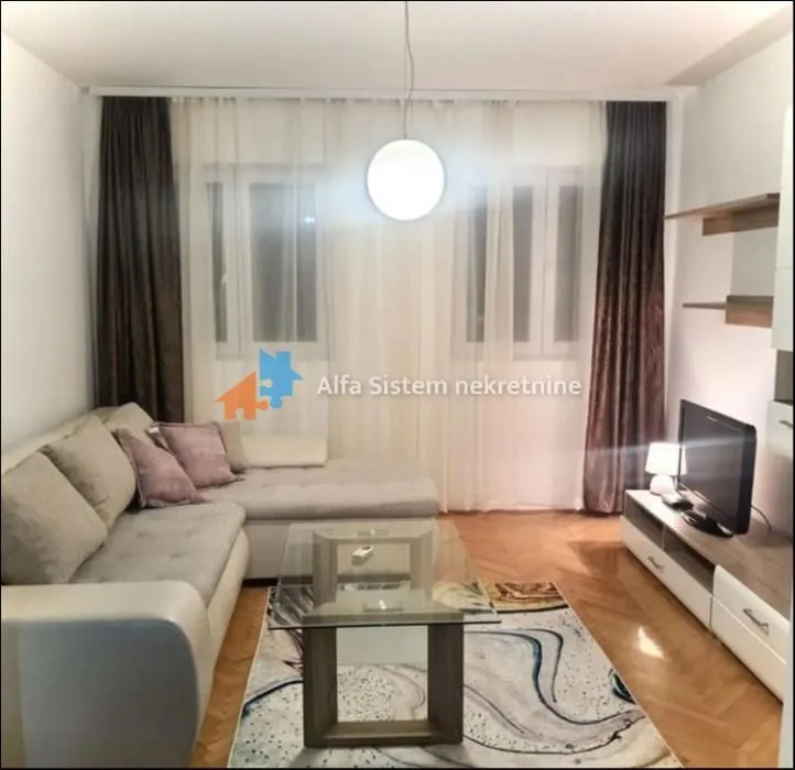 Izdavanje, trosoban stan, 72m2, Palata Pravde, Beograd