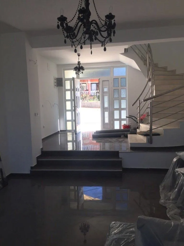 Sale, house, 450m², Utjeha, Bar