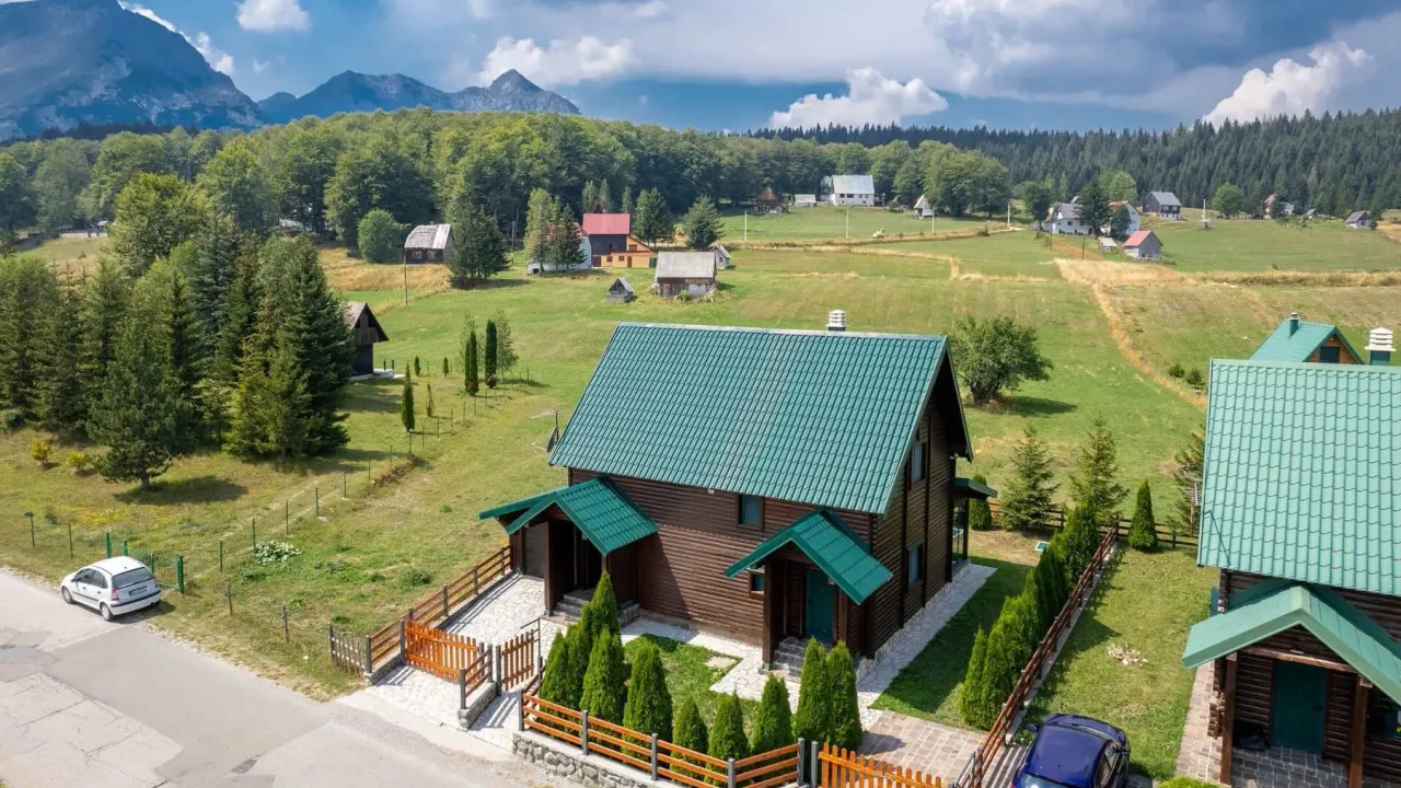 Sale, house, 200m², Motički gaj, Žabljak