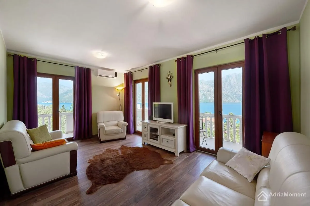 Prodaja, dvosoban stan, 51m², Prčanj, Kotor