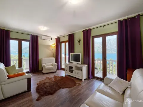 Prodaja, dvosoban stan, 51m², Prčanj, Kotor - image 1