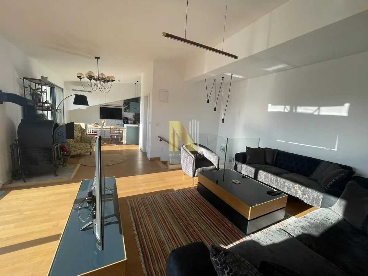 Sale, three bedroom apartment, 136m², Zemun Sve Podlokacije, Beograd