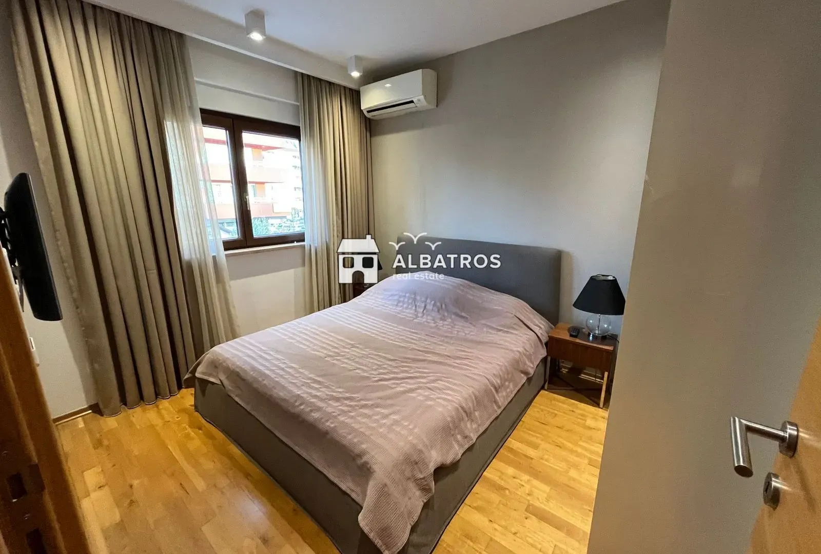 Rent, two bedroom apartment, 83m², Centar, Bar