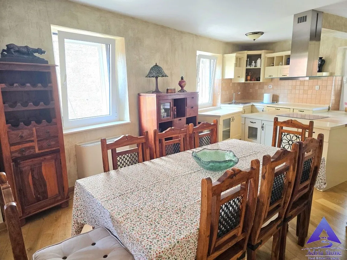 Rent, three bedroom apartment, 124m², Stari Grad, Budva