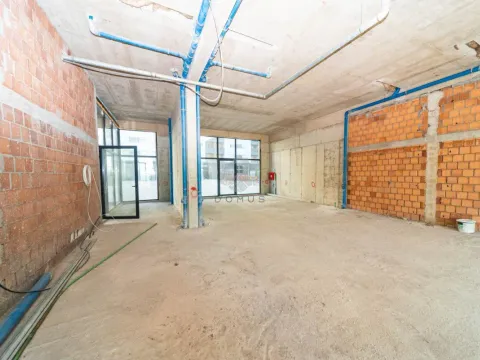 Izdavanje, poslovni prostor, 155m², Stari Aerodrom, Podgorica - image 5