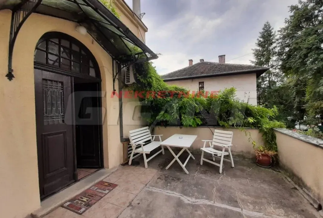 Izdavanje, dvosoban stan, 72m², Savski Venac, Beograd