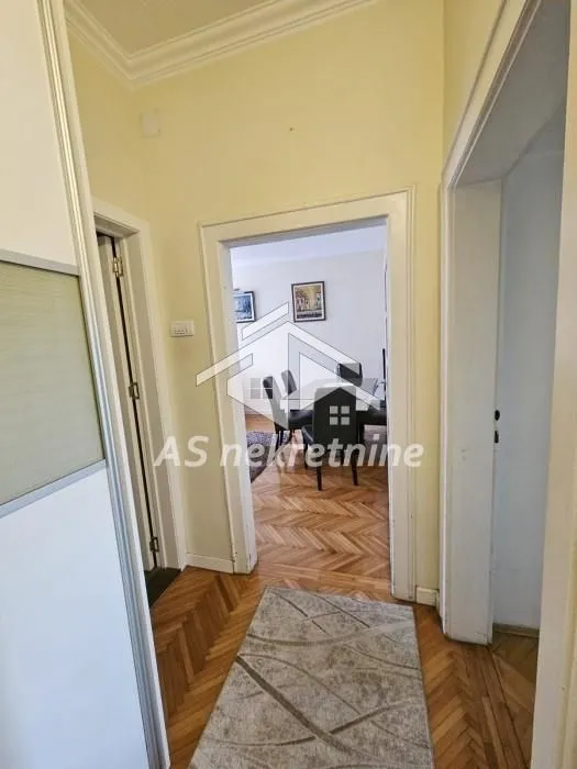 Izdavanje, četvorosoban stan, 86m², Savski Venac, Beograd