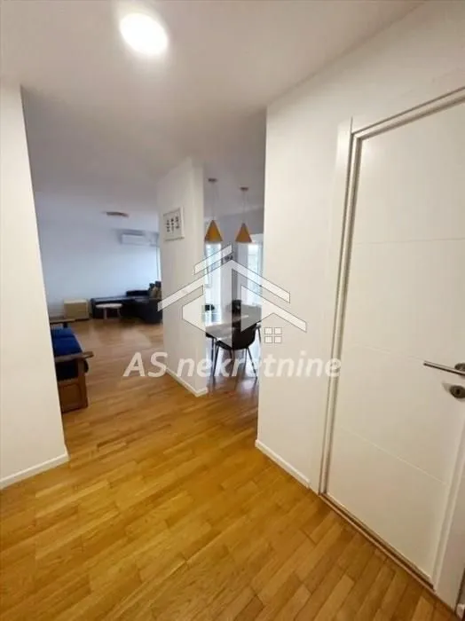 Izdavanje, trosoban stan, 72m², Novi Beograd Blok 29, Novi Beograd Sve Podlokacije