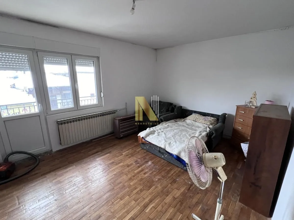 Prodaja, kuća, 330m², Veternik, Novi Sad Sve Podlokacije