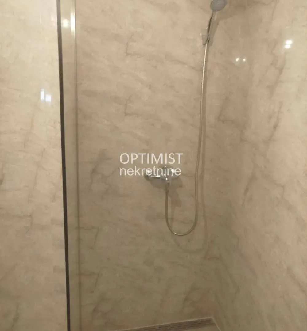 Izdavanje, trosoban stan, 70m², Borča 1, Borča Sve Podlokacije