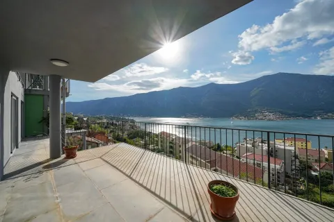 Prodaja, četvorosoban stan, 158m², Dobrota, Kotor - image 4