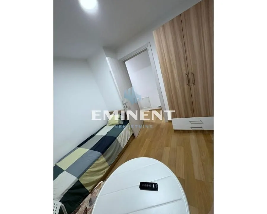 Izdavanje, stan, 65m², Vračar Sve Podlokacije, Beograd