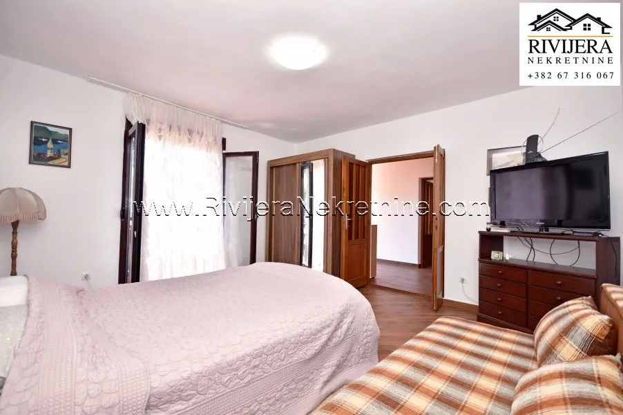 Prodaja, kuća, 250m², Baošići, Herceg Novi