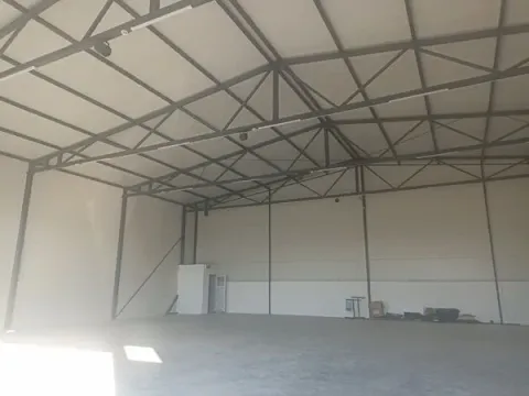 Izdavanje, poslovni prostor, 760m², Surčin (mesto), Surčin