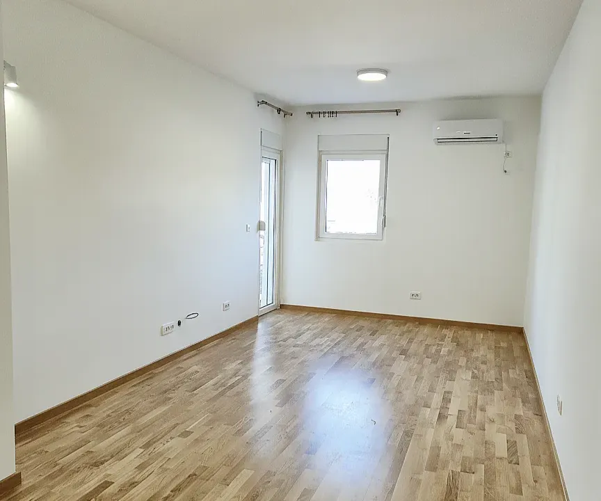 Izdavanje, jednosoban stan, 43m², Zagorič, Podgorica