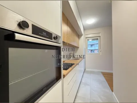 Izdavanje, trosoban stan, 100m², Central Point, Podgorica - image 8