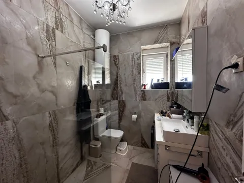 Sale, two bedroom apartment, 64m², Centar, Podgorica - image 10