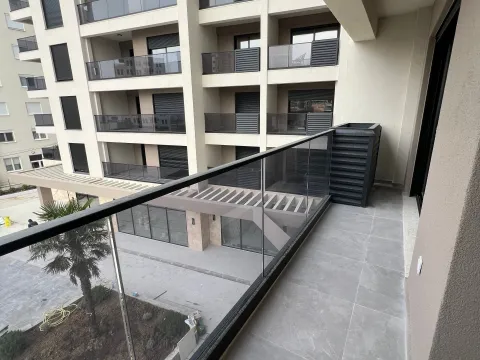 Rent, one bedroom apartment, 72m², Centar, Bar - image 7