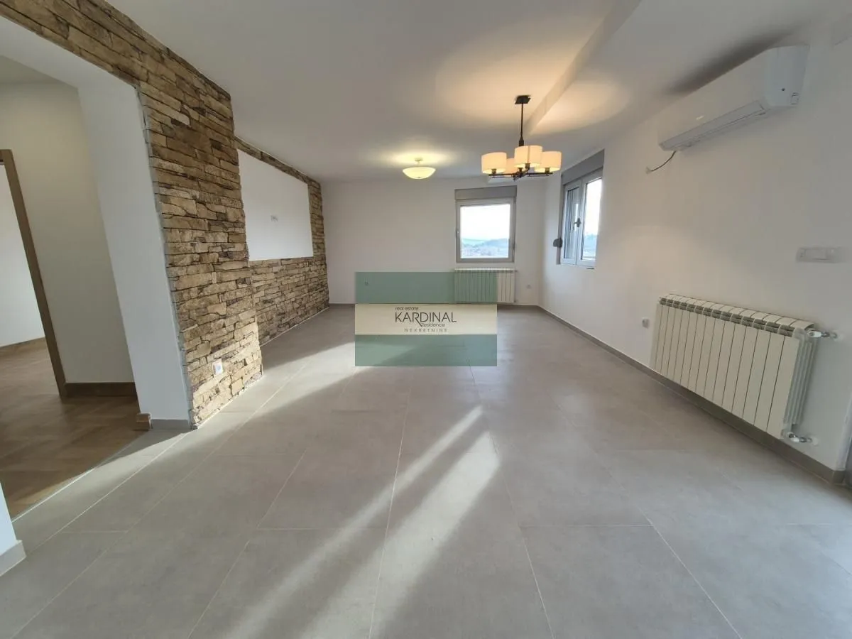 Prodaja, trosoban stan, 95m², Vašarište, Jagodina