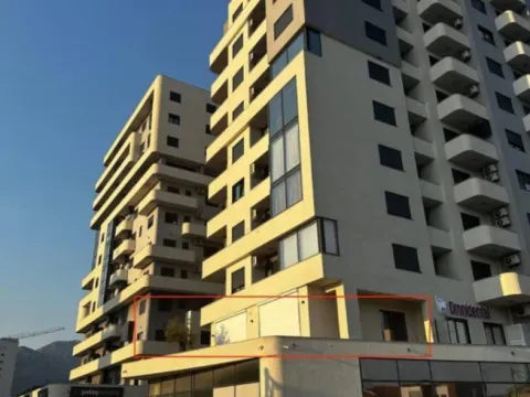 Prodaja,  poslovni prostor, 83m2, Centar, Bar